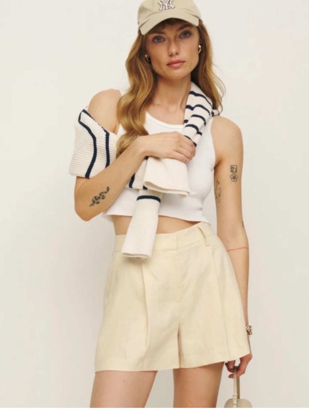 Reformation SIZE 8 Alex 100% linen high rise pleated pocketed shorts in Sugar